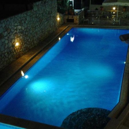 Lola'S Hotel Platanias  Exterior photo