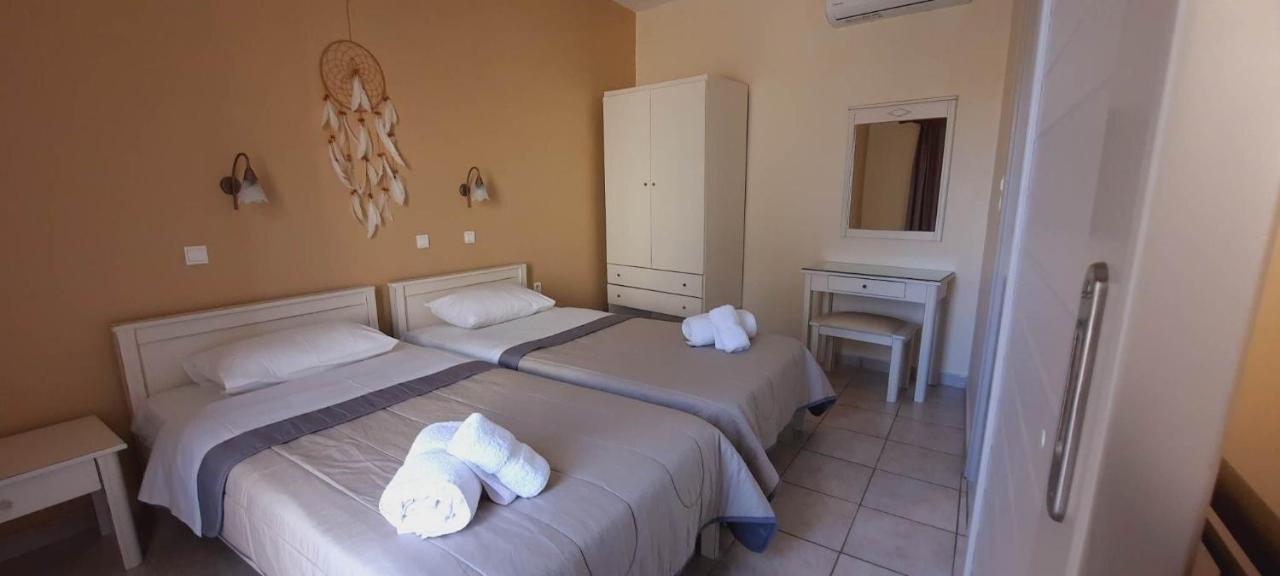 Lola'S Hotel Platanias  Exterior photo