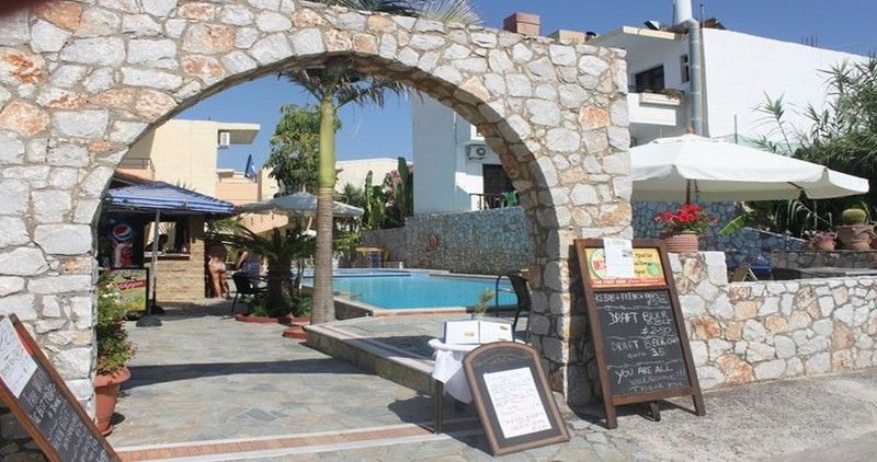 Lola'S Hotel Platanias  Exterior photo